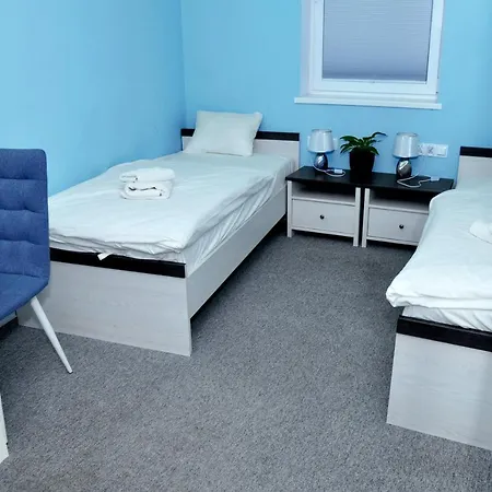 Nocleg ze śniadaniem Pokoje, Apartamenty, Restauracja Marcus