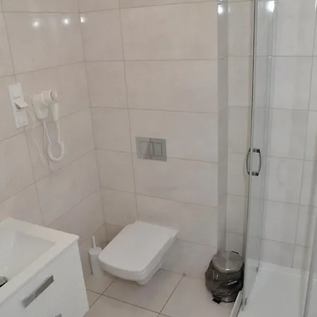 Pokoje, Apartamenty, Restauracja Marcus Nocleg ze śniadaniem Oborniki