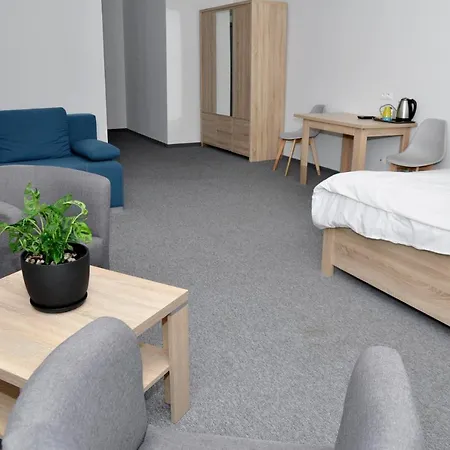 Pokoje, Apartamenty, Restauracja Marcus Nocleg ze śniadaniem