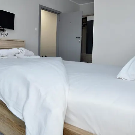 Nocleg ze śniadaniem Pokoje, Apartamenty, Restauracja Marcus Oborniki