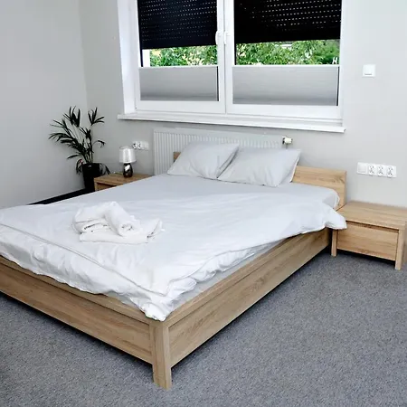 Pokoje, Apartamenty, Restauracja Marcus