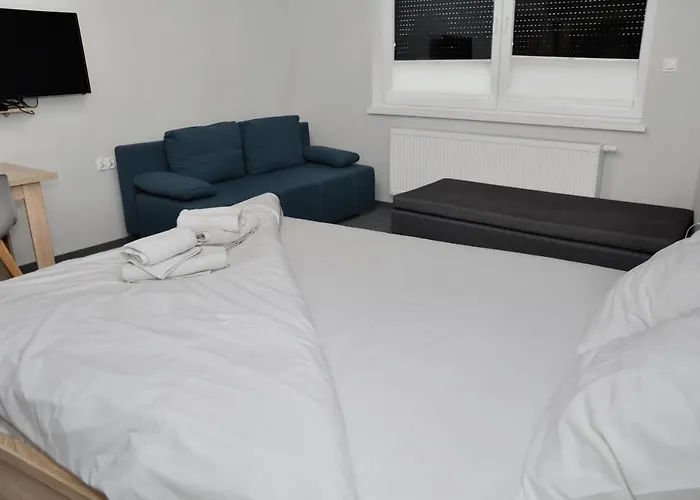 Bed & Breakfast Pokoje, Apartamenty, Restauracja Marcus Oborniki