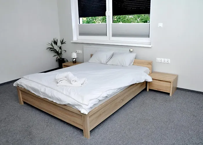 Pokoje, Apartamenty, Restauracja Marcus